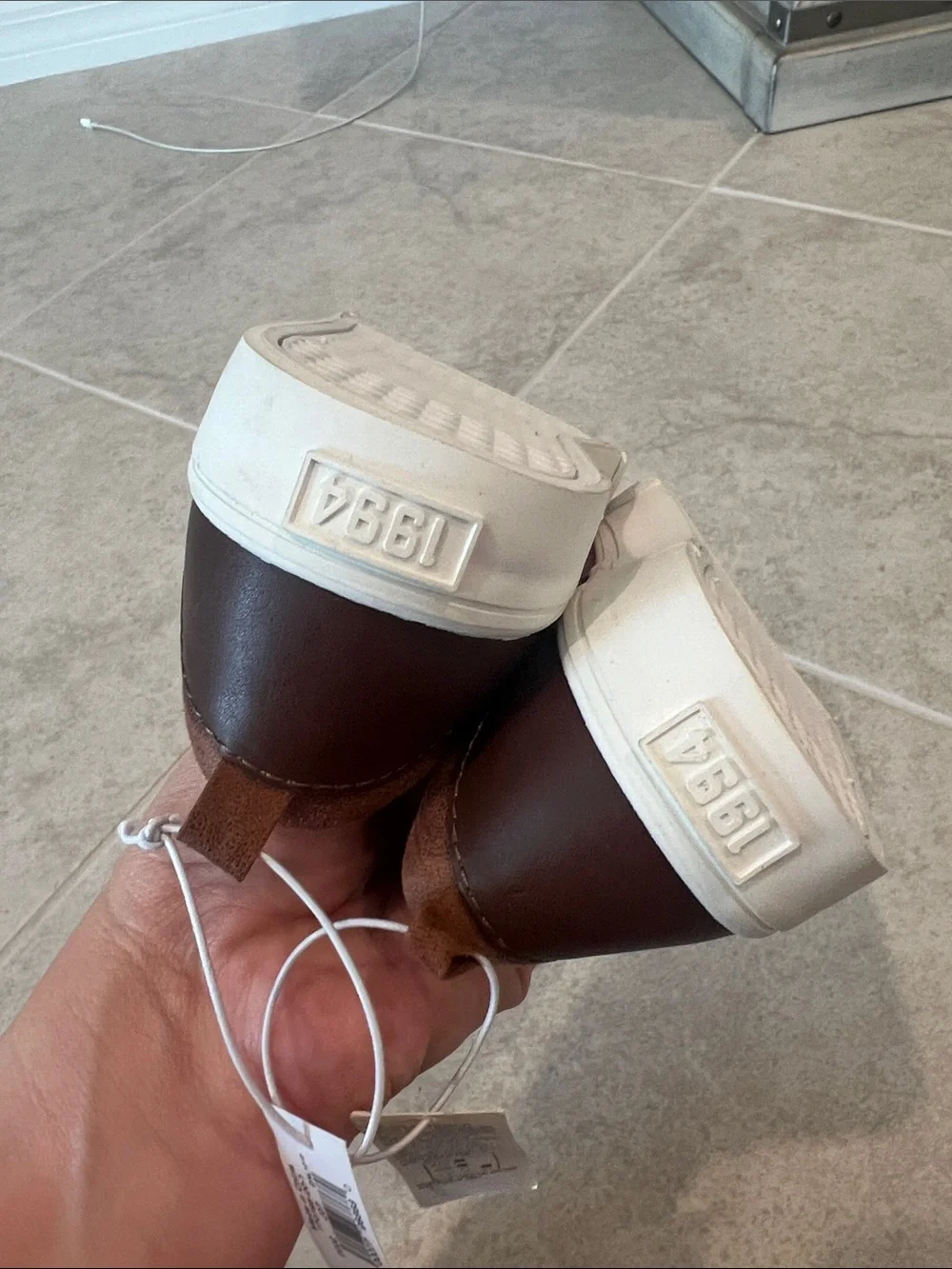 • NWT Old Navy Boy Slip-On Loafers in Brown with White Sole, size 2 •